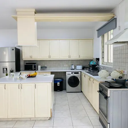 Gaia - 4 Bedroom House In Larnaca Exterior photo