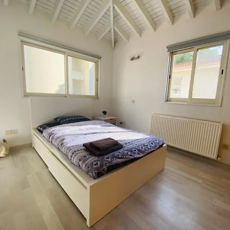 Gaia - 4 Bedroom House In Larnaca Exterior photo